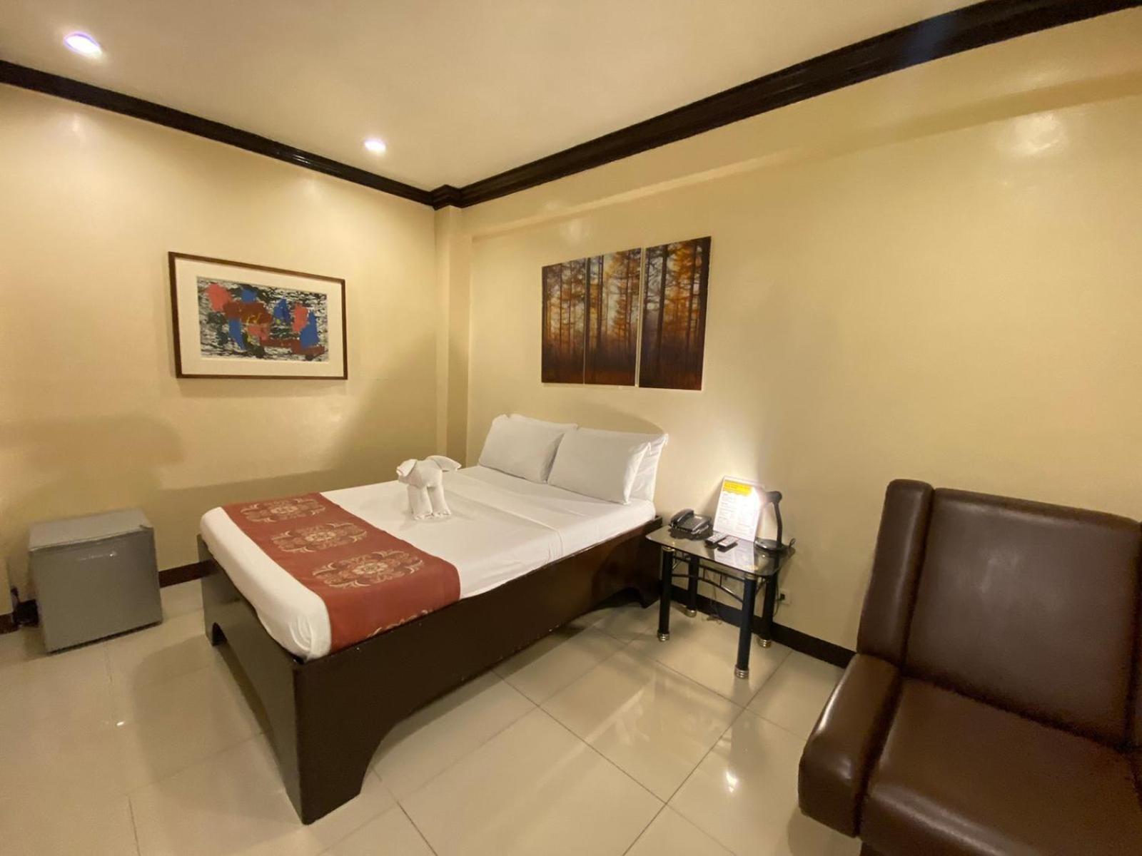Stone House Quezon City San Juan  Zewnętrze zdjęcie